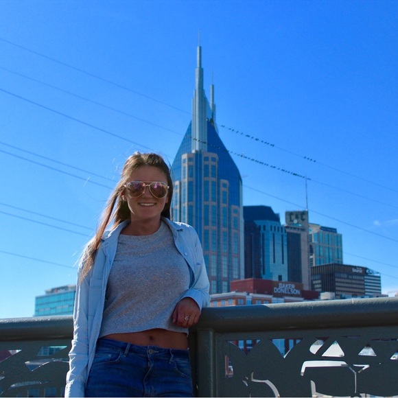 Meet your Posher, Trisha - Picture 2 of 15